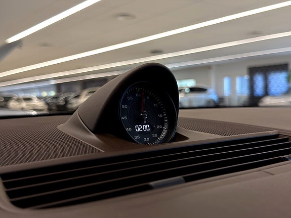 Porsche Panamera 4S 18 of 23