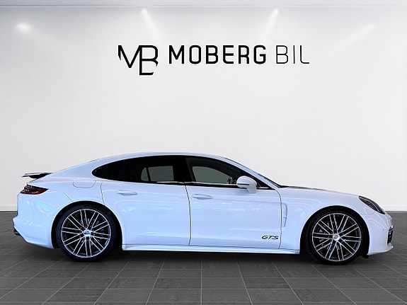 Porsche Panamera 4S 4 of 23