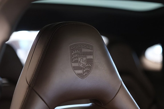Porsche Panamera 4S 17 of 29