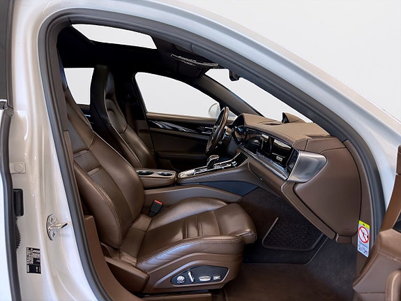 Porsche Panamera 4S 11 of 23
