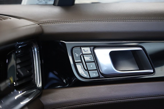 Porsche Panamera 4S 24 of 29