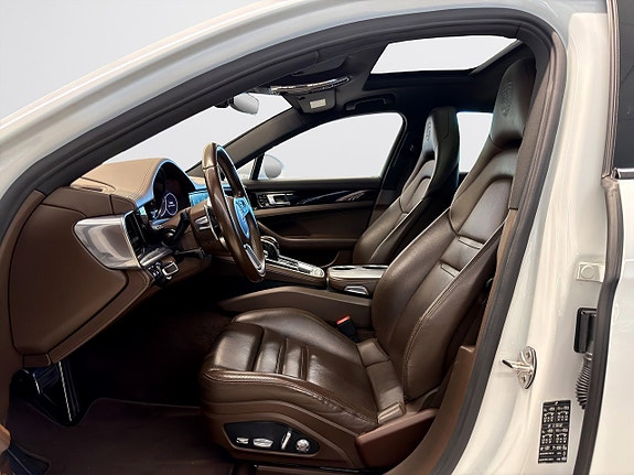 Porsche Panamera 4S 14 of 23