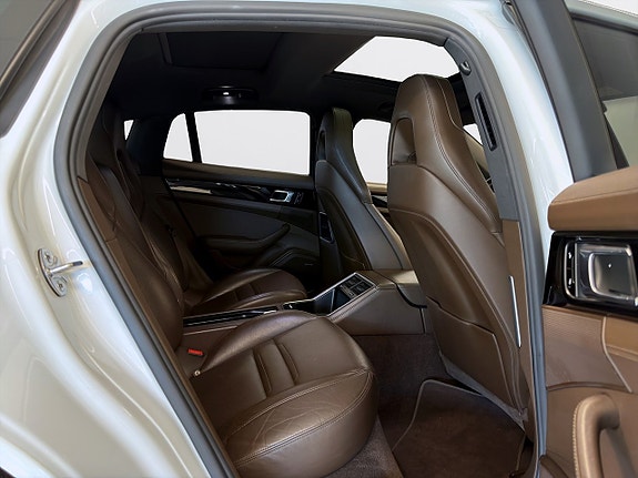 Porsche Panamera 4S 9 of 23