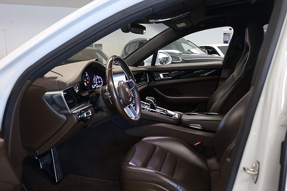 Porsche Panamera 4S 18 of 29