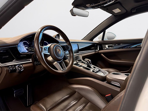 Porsche Panamera 4S 17 of 23