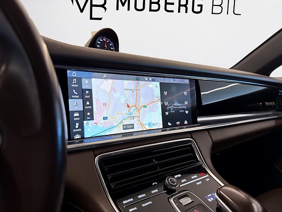 Porsche Panamera 4S 21 of 23