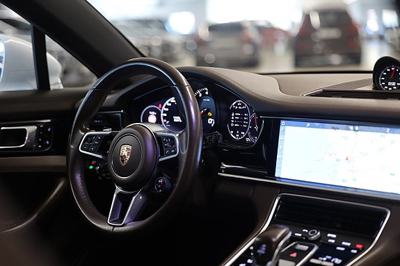 Porsche Panamera 4S 15 of 29