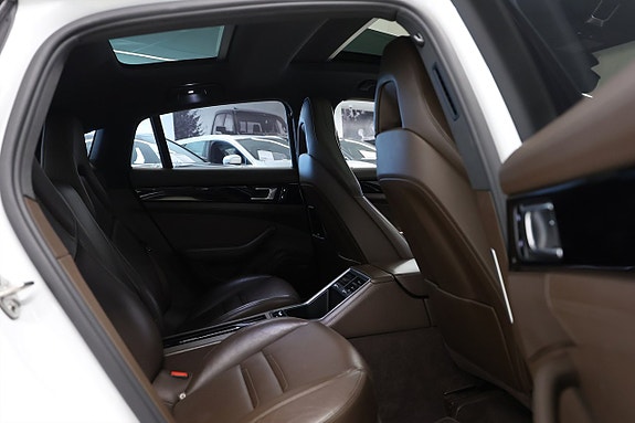 Porsche Panamera 4S 13 of 29
