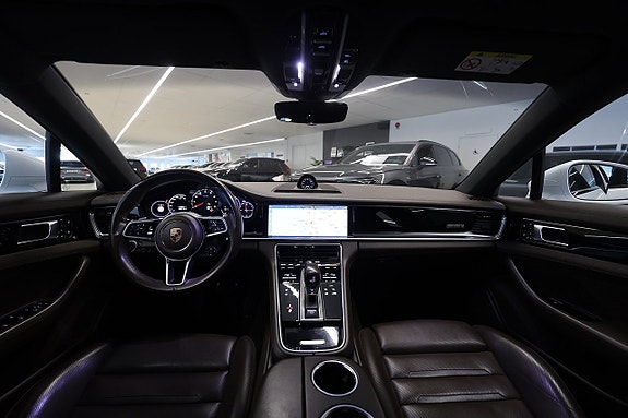 Porsche Panamera 4S 14 of 29