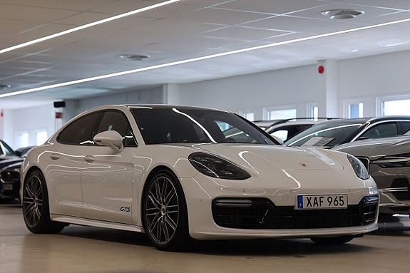 Porsche Panamera 4S 7 of 29