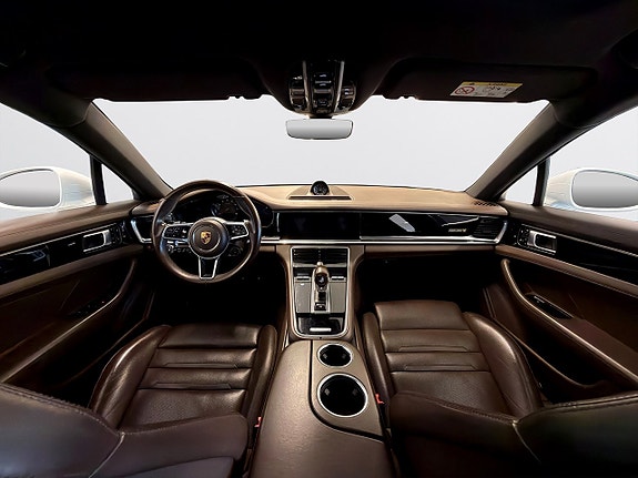 Porsche Panamera 4S 10 of 23