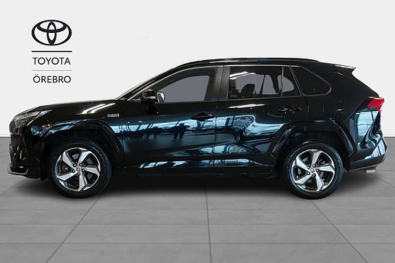 Toyota RAV4 Plug-in Hybrid 3 of 11