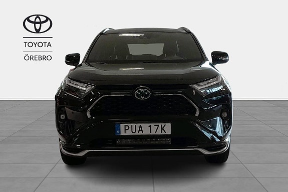 Toyota RAV4 Plug-in Hybrid 6 of 11