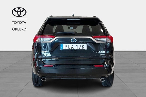 Toyota RAV4 Plug-in Hybrid 5 of 11