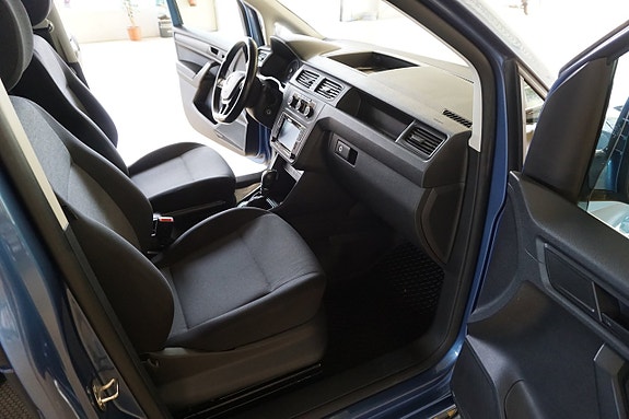 Volkswagen Caddy Maxi 4 of 11