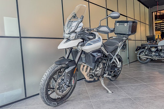 Triumph Tiger 900 GT Pro 2 of 5
