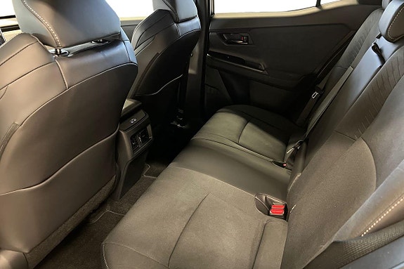 Toyota C-HR 13 of 21