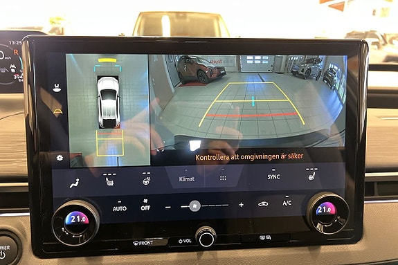 Toyota C-HR 15 of 21
