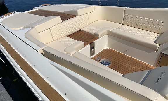 Chris-Craft Corsair 32/2xMerCruiser 380hk/2015/11 707 kr/mån 9 of 12