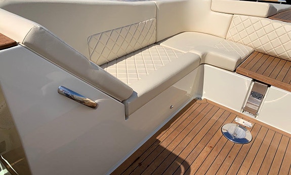 Chris-Craft Corsair 32/2xMerCruiser 380hk/2015/11 707 kr/mån 8 of 12