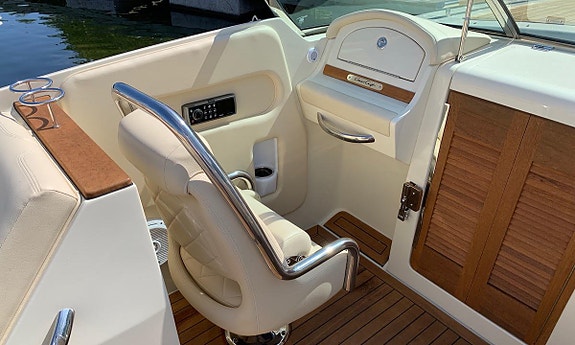 Chris-Craft Corsair 32/2xMerCruiser 380hk/2015/11 707 kr/mån 6 of 12
