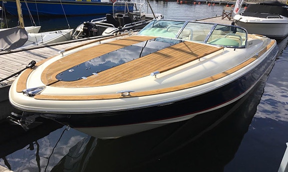 Chris-Craft Corsair 32/2xMerCruiser 380hk/2015/11 707 kr/mån 2 of 12