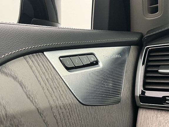 Volvo XC90 16 of 30