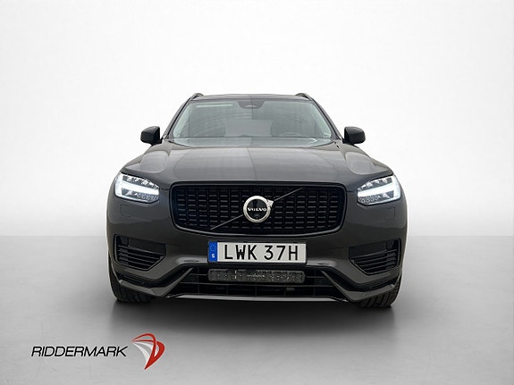 Volvo XC90 2 of 30