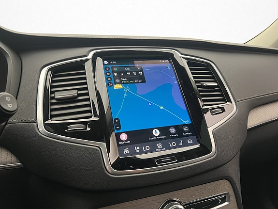 Volvo XC90 27 of 30