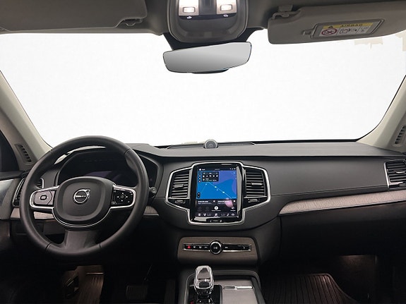 Volvo XC90 14 of 30