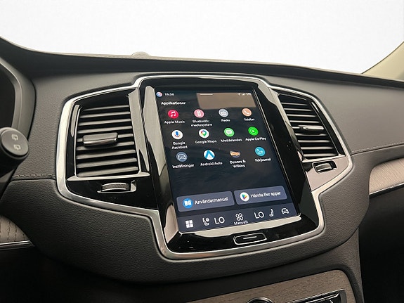 Volvo XC90 30 of 30
