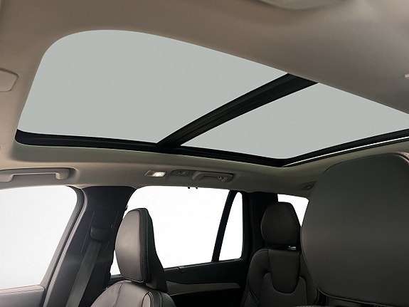 Volvo XC90 13 of 30