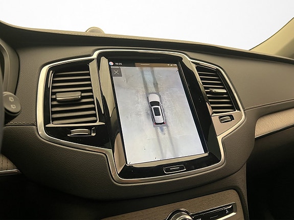 Volvo XC90 23 of 30