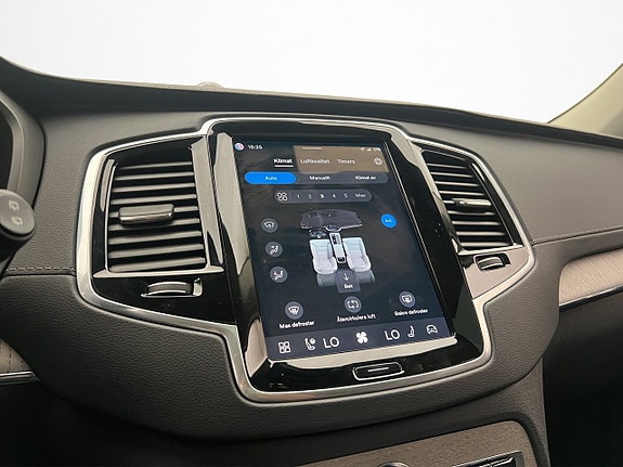 Volvo XC90 25 of 30