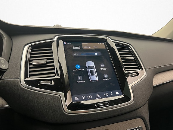 Volvo XC90 28 of 30