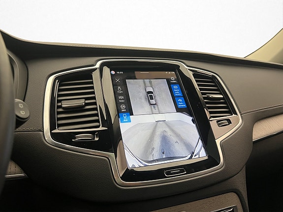 Volvo XC90 24 of 30