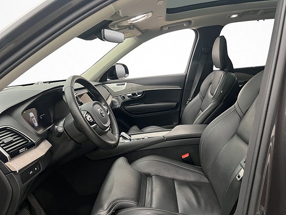 Volvo XC90 12 of 30