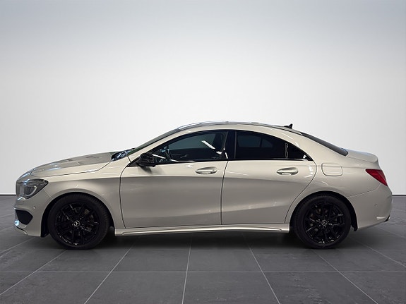 Mercedes-Benz CLA220 2 of 16
