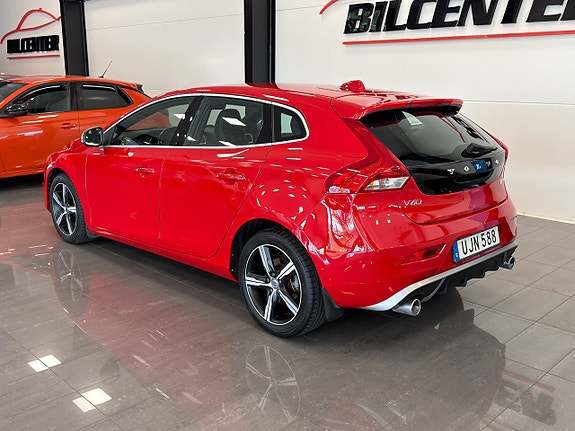 Volvo V40 3 of 15