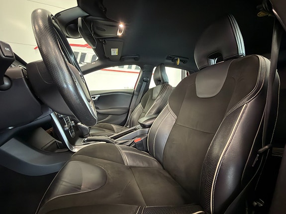 Volvo V40 6 of 15