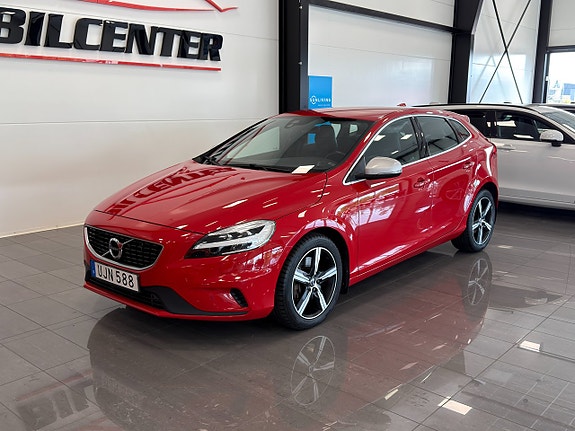 Volvo V40 2 of 15