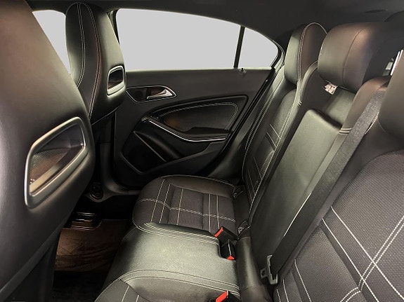 Mercedes-Benz A180 10 of 21