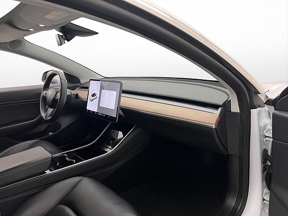 Tesla Model 3 22 of 30