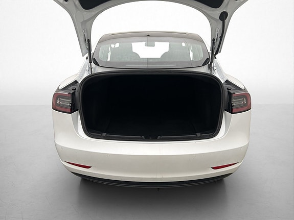 Tesla Model 3 9 of 30