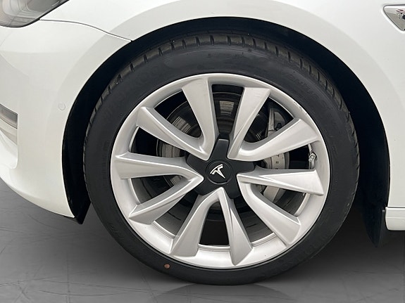 Tesla Model 3 27 of 30