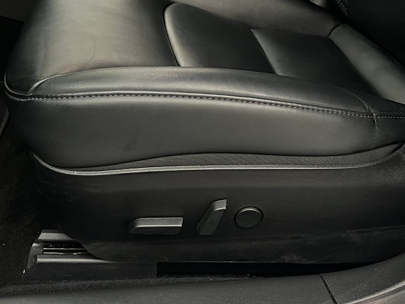 Tesla Model 3 12 of 30