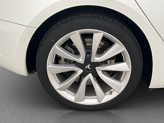 Tesla Model 3 29 of 30