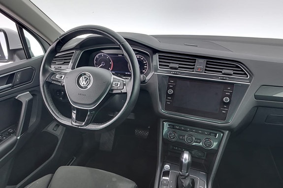 Volkswagen Tiguan 8 of 17