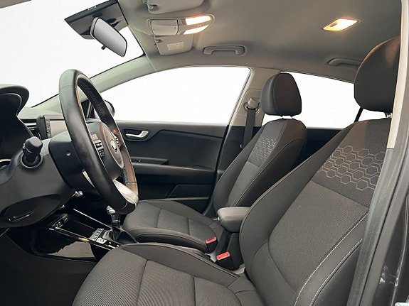 Kia Rio 11 of 30