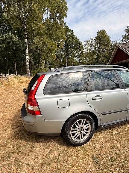 Volvo V50 3 of 8